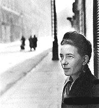 Simone de Beauvoir a los 39 años