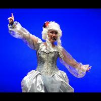 En la Luna Teatro: Alicia en el País de las Maravillas