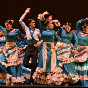 Fotografía de Por Bandera - Conservatorio de Danza