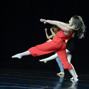 Fotografía de Talleres Danza contemporánea - Conservatorio de Danza