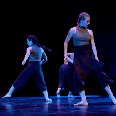 Fotografía de Talleres de danza contemporánea (representación 1) - Conservatorio de Danza