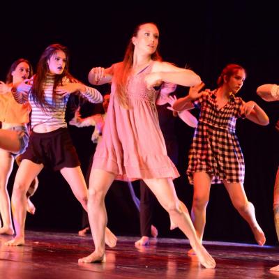 Fotografía de Talleres de danza contemporánea (representación 1) - Conservatorio de Danza