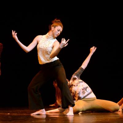 Fotografía de Talleres de danza contemporánea (representación 1) - Conservatorio de Danza