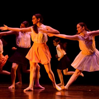 Fotografía de Talleres de danza contemporánea (representación 1) - Conservatorio de Danza