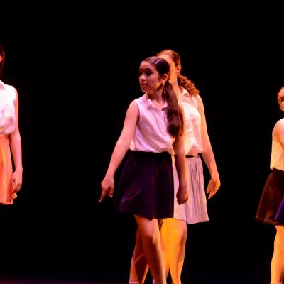 Fotografía de Talleres de danza contemporánea (representación 1) - Conservatorio de Danza