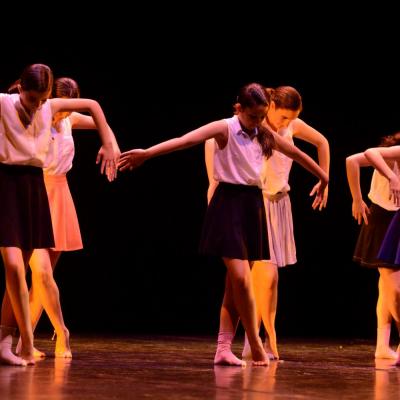 Fotografía de Talleres de danza contemporánea (representación 1) - Conservatorio de Danza