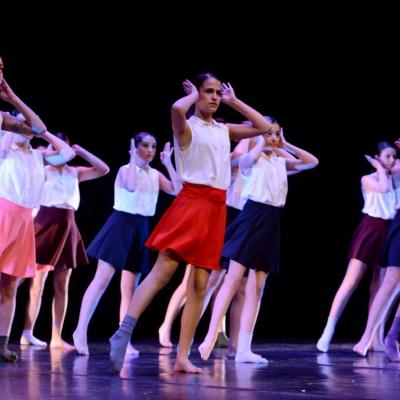 Fotografía de Talleres de danza contemporánea (representación 1) - Conservatorio de Danza