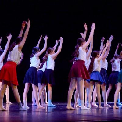 Fotografía de Talleres de danza contemporánea (representación 1) - Conservatorio de Danza