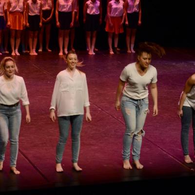 Fotografía de Talleres de danza contemporánea (representación 1) - Conservatorio de Danza