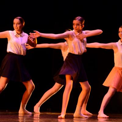 Fotografía de Talleres de danza contemporánea (representación 2) - Conservatorio de Danza