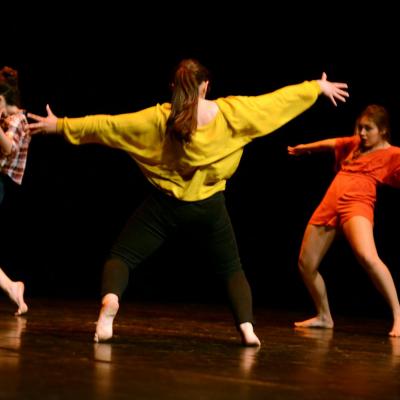 Fotografía de Talleres de danza contemporánea (representación 2) - Conservatorio de Danza