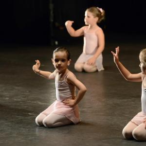 Fotografía de Muestra fin de curso (1-parte) - Escuela de danza y flamenco Lucía Guarnido