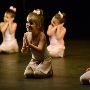 Fotografía de Muestra fin de curso (1-parte) - Escuela de danza y flamenco Lucía Guarnido