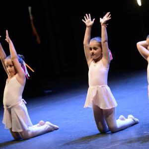 Fotografía de Muestra fin de curso (1-parte) - Escuela de danza y flamenco Lucía Guarnido