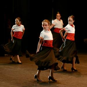 Fotografía de Muestra fin de curso (1-parte) - Escuela de danza y flamenco Lucía Guarnido