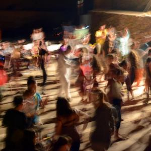 Fotografía de Solo juntos, en Costa Contemporánea - Lucio Baglivo