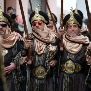 Fotografía de Desfiles de Moros y Cristianos en Cúllar (Moros) - Comparsas de moros y cristianos de Cúllar