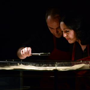 Fotografía de Arturo y Clementina. Estreno, en el FEX - Titiritrán Teatro