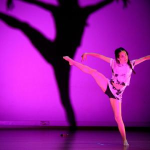 Fotografía de Multidanza y Grupo de Danza de la UGR: Interlunio - 4x4 Multidanza