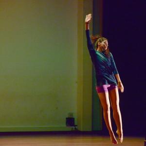 Fotografía de Multidanza y Grupo de Danza de la UGR: Interlunio - 4x4 Multidanza