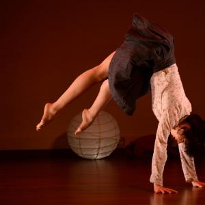 Fotografía de Multidanza y Grupo de Danza de la UGR: Interlunio - 4x4 Multidanza