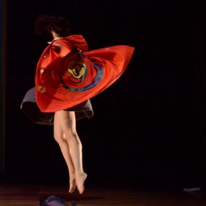 Fotografía de Multidanza y Grupo de Danza de la UGR: Interlunio - 4x4 Multidanza
