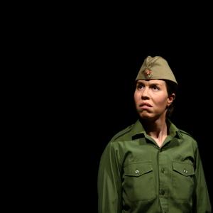 Fotografía de ¿Por qué John Lennon lleva falda? - La Palabra Teatro