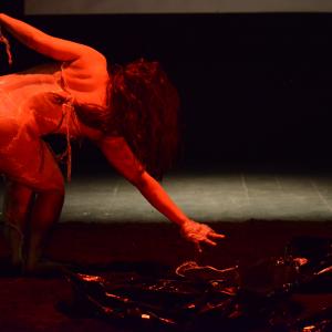 Fotografía de Entre todos la mataron y ella sola se murió - Estigma Teatro