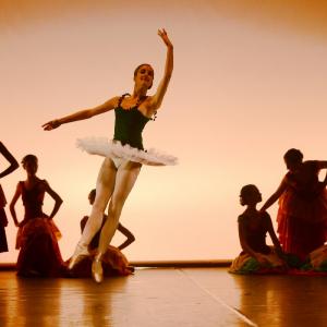 Fotografía de Conservatorio de Danza. Paquita en el Teatro Pablo Neruda de Peligros - Conservatorio de Danza
