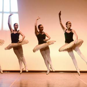 Fotografía de Conservatorio de Danza. Paquita en el Teatro Pablo Neruda de Peligros - Conservatorio de Danza