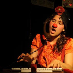 Fotografía de El gran viaje de los trovadores clownnómadas - Los Estupendos Estúpidos