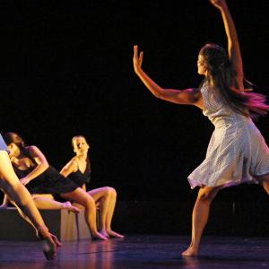 Fotografía de Conservatorio de Danza. Talleres Danza Contemporánea - Conservatorio de Danza