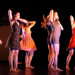 Fotografía de Conservatorio de Danza. Talleres Danza Contemporánea - Conservatorio de Danza