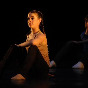 Fotografía de Conservatorio de Danza. Talleres Danza Contemporánea - Conservatorio de Danza