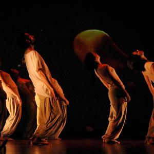 Fotografía de Relatos de Frontera - 4x4 Multidanza