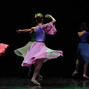 Fotografía de Asociación Tiempo Presente: Arcoiris de estilos - Grupo de Danza Tiempo Presente