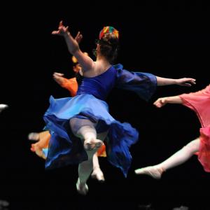 Fotografía de Asociación Tiempo Presente: Arcoiris de estilos - Grupo de Danza Tiempo Presente