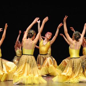 Fotografía de Asociación Tiempo Presente: Arcoiris de estilos - Grupo de Danza Tiempo Presente