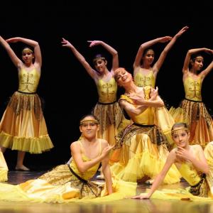 Fotografía de Asociación Tiempo Presente: Arcoiris de estilos - Grupo de Danza Tiempo Presente
