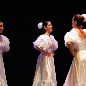 Fotografía de Asociación Tiempo Presente: Arcoiris de estilos - Grupo de Danza Tiempo Presente