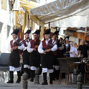 Fotografía de VI encuentro de músicos celtas en la Malahá.  Pasacalles por Granada - 