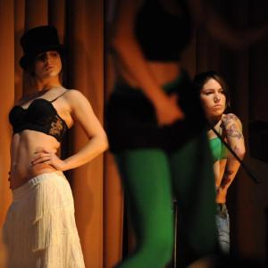 Fotografía de III festival internacional de Teatro Universitario: Zwölf - Aula de teatro de la UGR