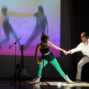 Fotografía de III festival internacional de Teatro Universitario: Zwölf - Aula de teatro de la UGR