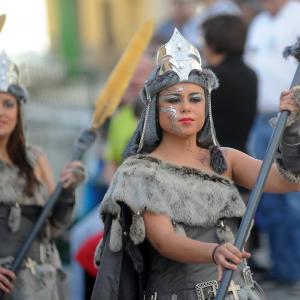 Fotografía de Desfiles de Moros y Cristianos (galería 2) - Comparsas de moros y cristianos de Cúllar
