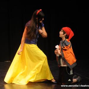 Fotografía de Escuela de teatro de Granada: Des-cuentos clásicos - Escuela de Teatro de Granada