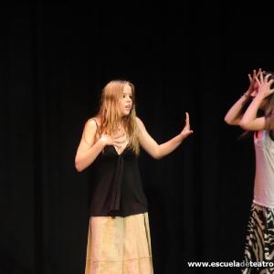 Fotografía de Escuela de teatro de Granada: Des-cuentos clásicos - Escuela de Teatro de Granada