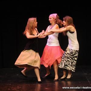 Fotografía de Escuela de teatro de Granada: Des-cuentos clásicos - Escuela de Teatro de Granada
