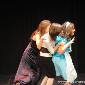 Fotografía de Escuela de teatro de Granada: Des-cuentos clásicos - Escuela de Teatro de Granada
