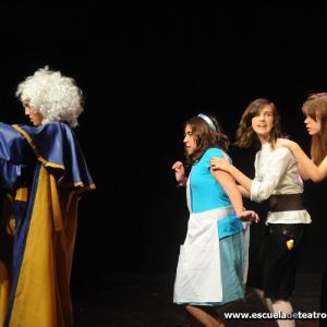 Fotografía de Escuela de teatro de Granada: Des-cuentos clásicos - Escuela de Teatro de Granada