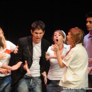 Fotografía de Escuela de Teatro de Granada: Amarillo Moliere - Escuela de Teatro de Granada